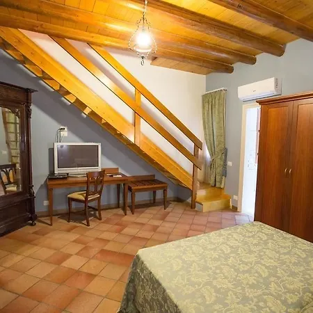 Palazzo Raho 2*